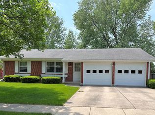 1242 Springdale Dr, Rochelle, IL 61068