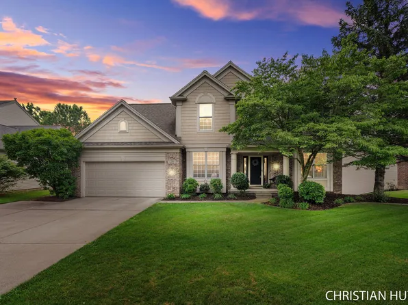 1280 Apple Creek Dr SE, Kentwood, MI 49546