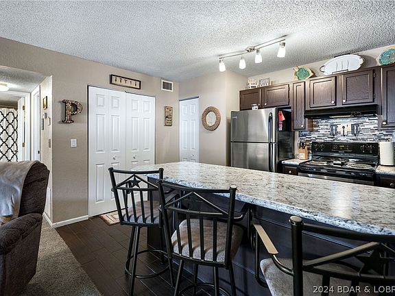 5th image of 123 Southwood Shores Dr #1B