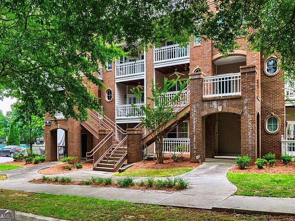 2nd image of 1752 Pryor Rd SW Unit 311