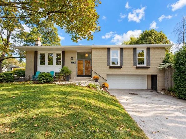 2490 Yarmouth Cres, Oakville, ON L6L 2M8