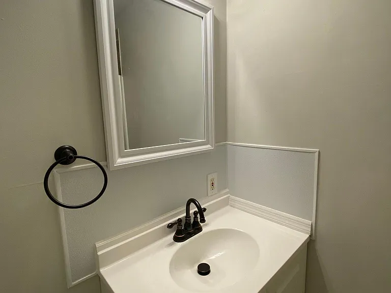 130 N Railroad St #1 — Photo 18