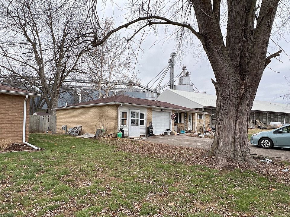 707 S Meadow Ln, Manito, IL 61546 Zillow