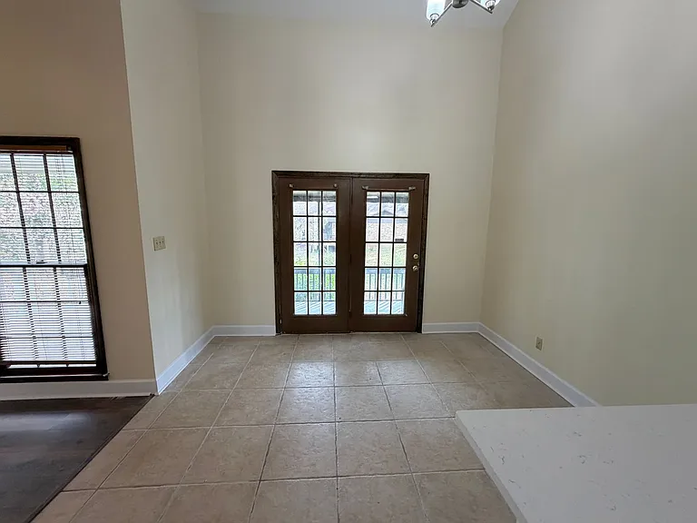 2124 Northwood Cir — Photo 30