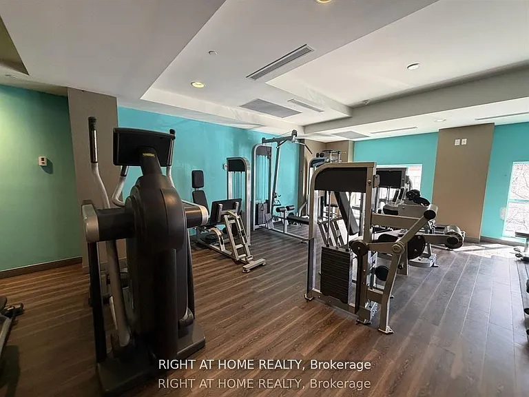 150 Main St W #Penthouse 10 — Photo 10
