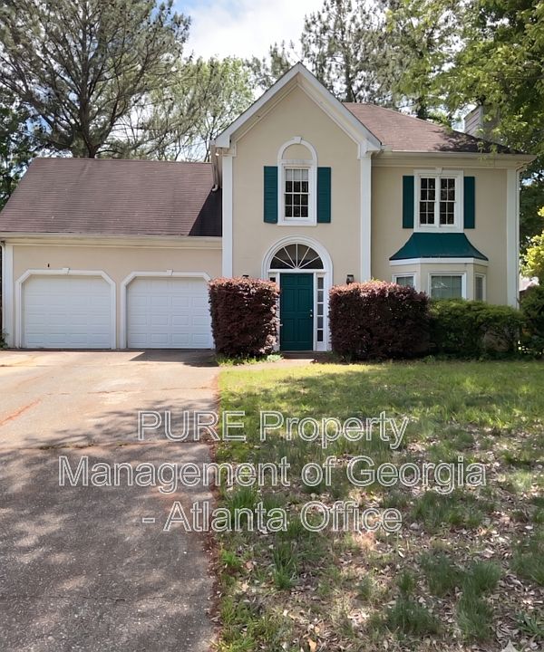 1st image of 743 Helga Dr NE