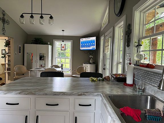 4th image of 7984 Palestine Rd