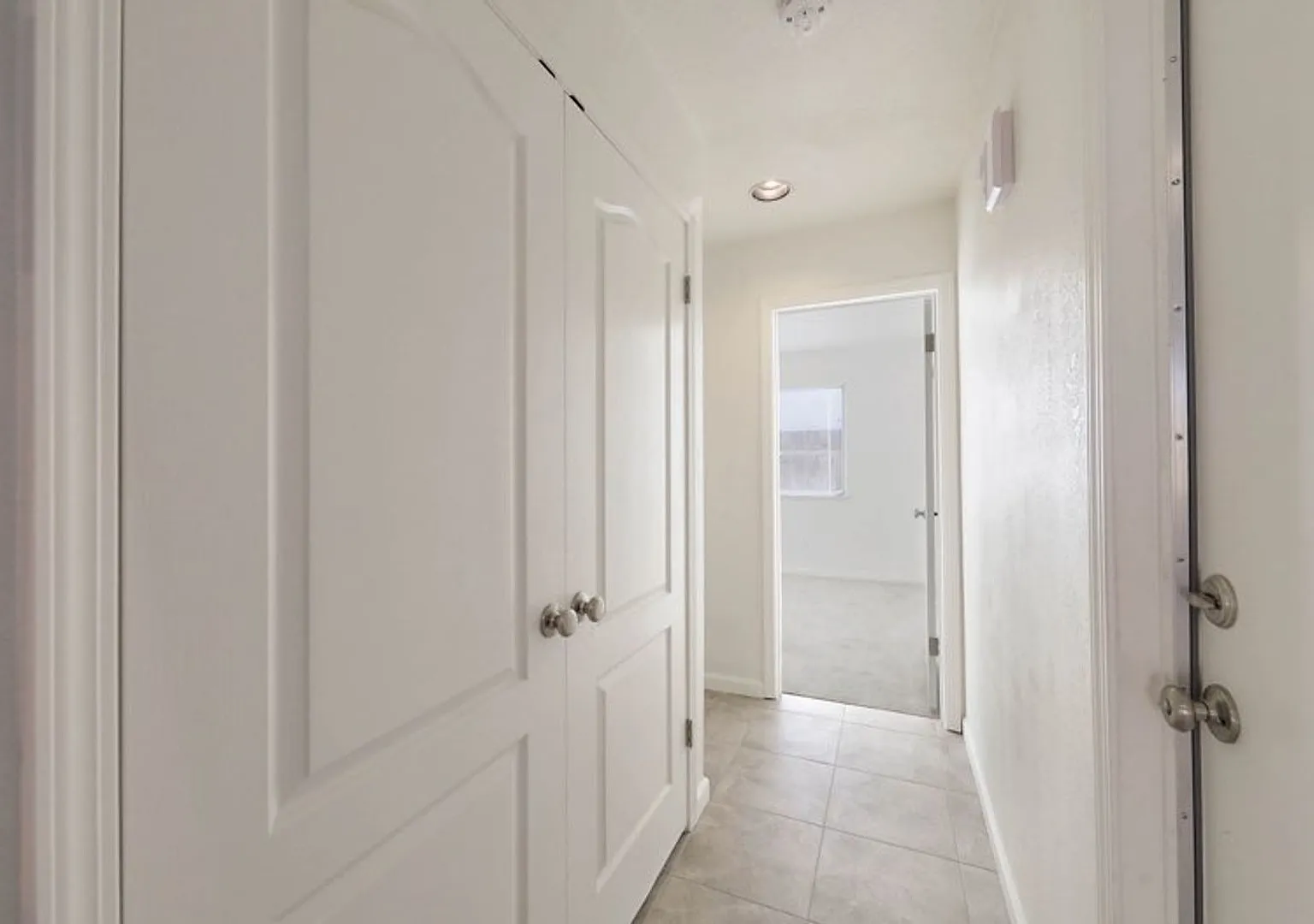 SW Bakersfield 3 bedroom/ 2 bathroom home — Photo 4