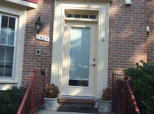 7505 Amesbury Ct, Alexandria, VA 22315