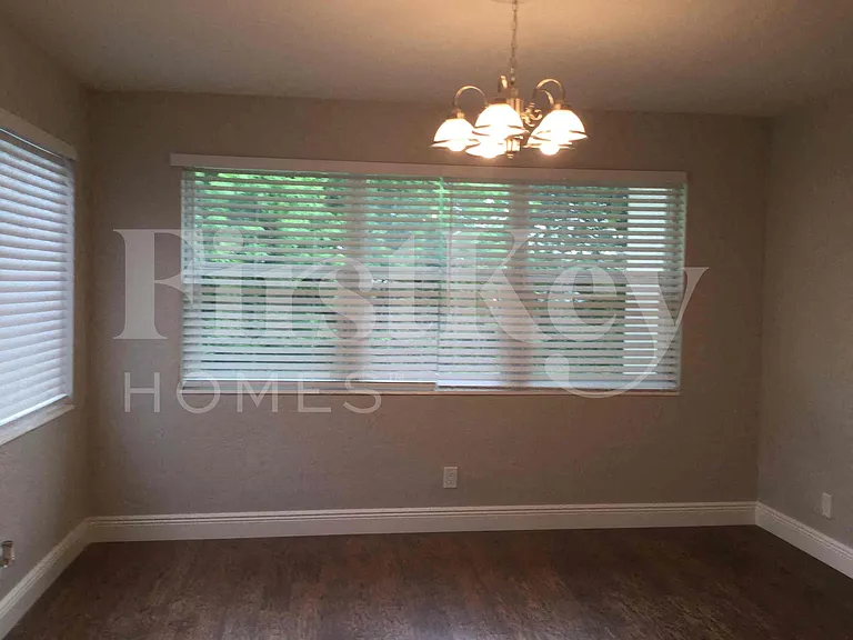 6521 Roosevelt St — Photo 6
