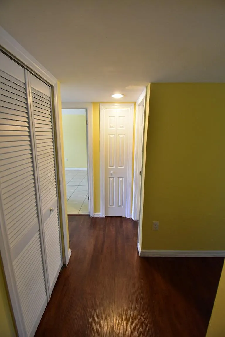 2 bed, 1.5 bath, 970 sqft, $1,600 — Photo 4