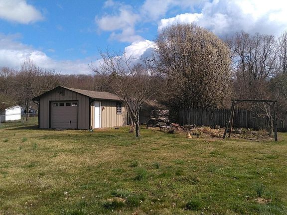 3rd image of 11116 Roane Dr