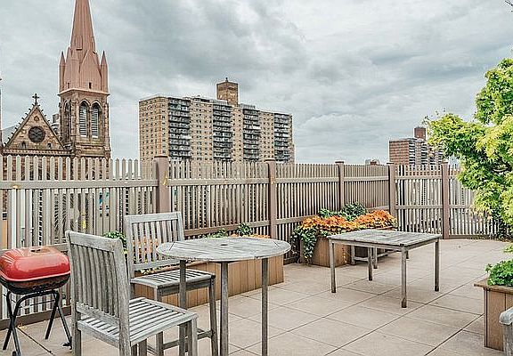 3rd image of 146 Meserole St #6C