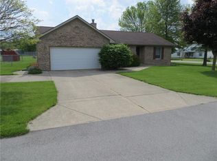 4 E Oak St, Roachdale, IN 46172