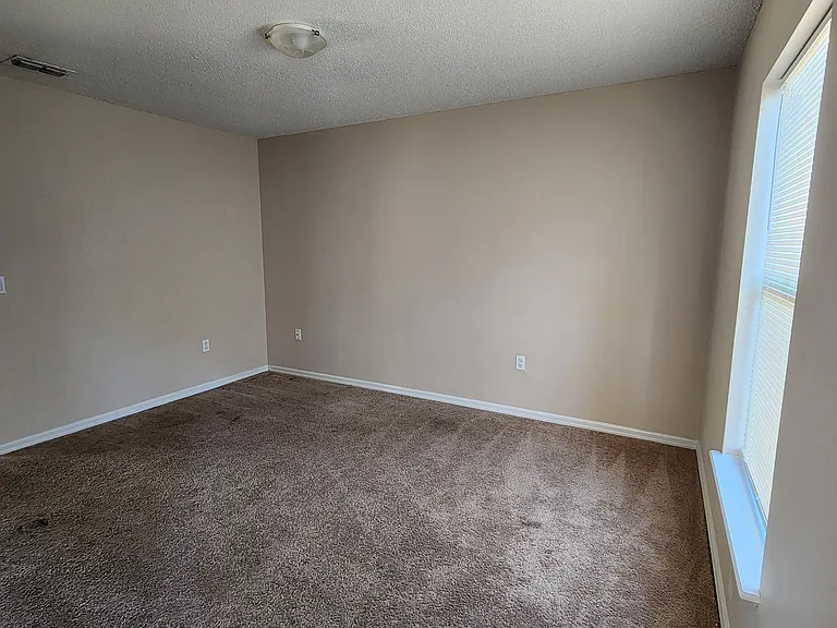 11228 Roman St — Photo 8