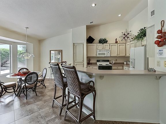 5th image of 37175 S Border Dr