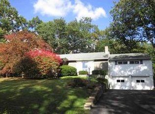 4 Sage Hill Ln, Menands, NY 12204