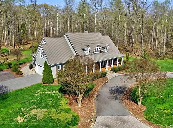 2nd image of 128 Holly Brook Ln