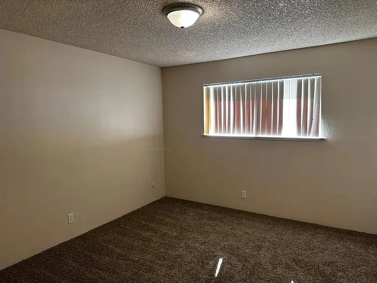 Bluehaven Apartments — Photo 12