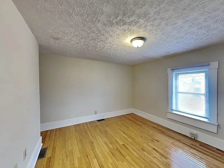 80 Euclid Ave — Photo 4