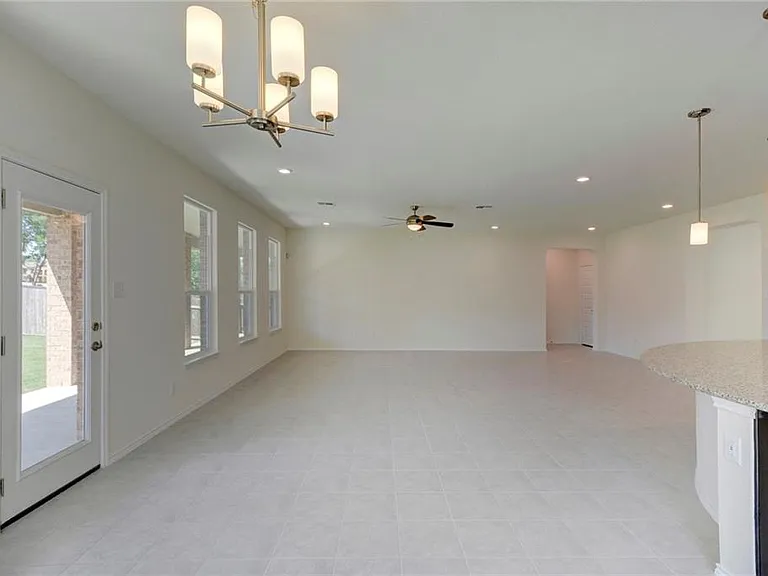3105 Maurine Dr — Photo 7