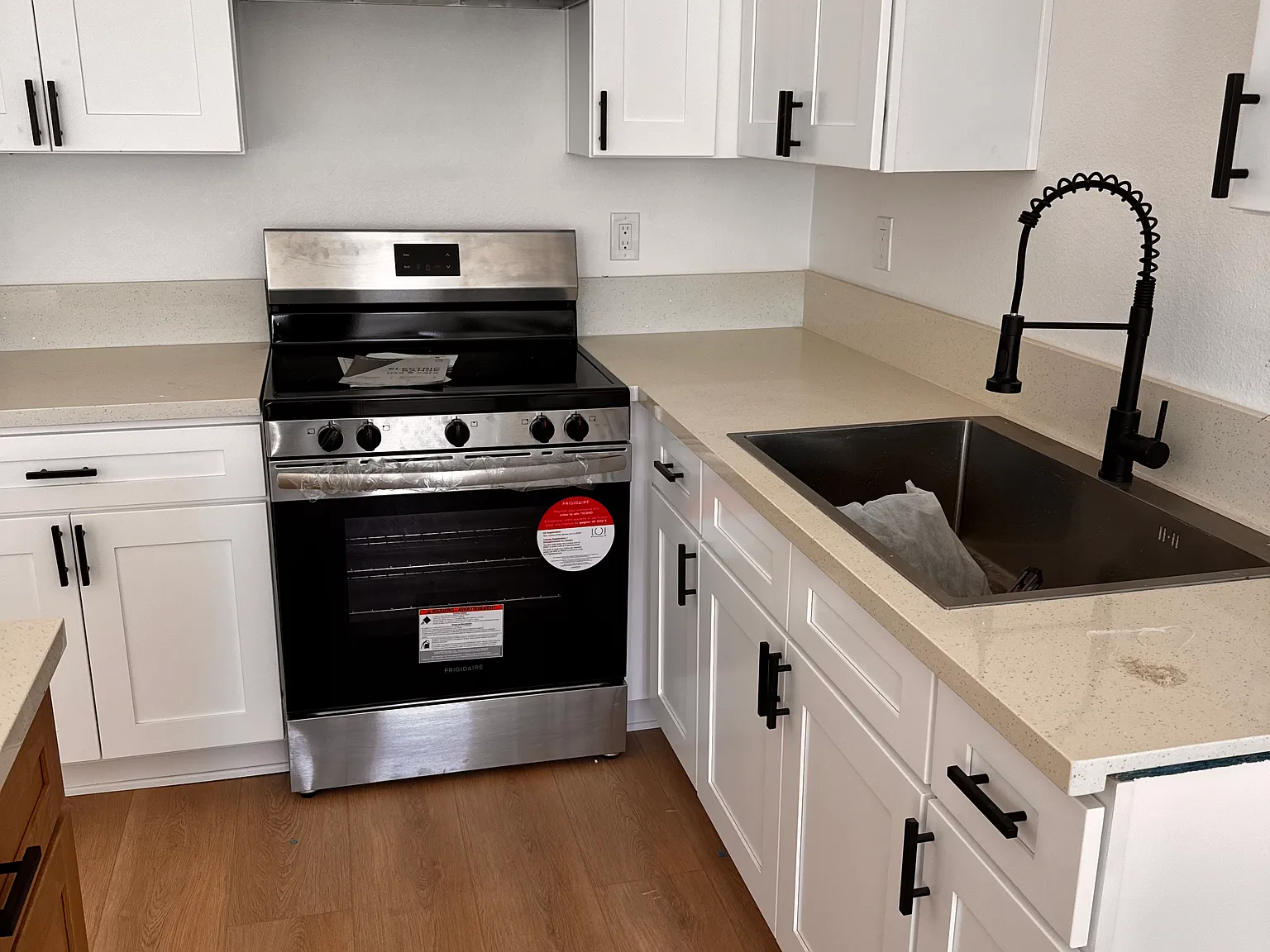 3 bed, 1727 sqft, $2,550 — Photo 2