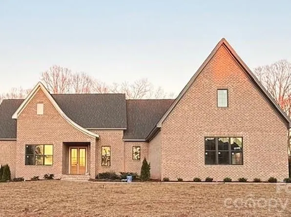 122 Lake Mist Dr, Belmont, NC 28012