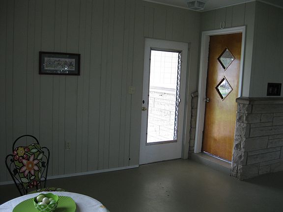 3rd image of 58 Zander Dr