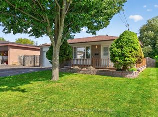 681 Balaton Ave, Pickering, ON L1W1W2