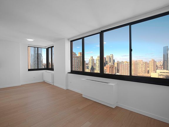 3rd image of 200 W 60th St APT 28C