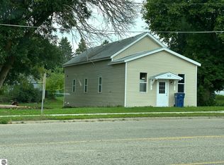 303 E Main St, Marion, MI 49665