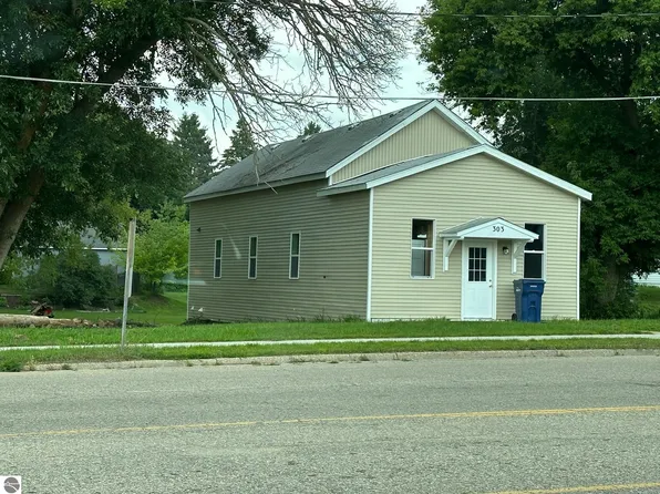 303 E Main St, Marion, MI 49665