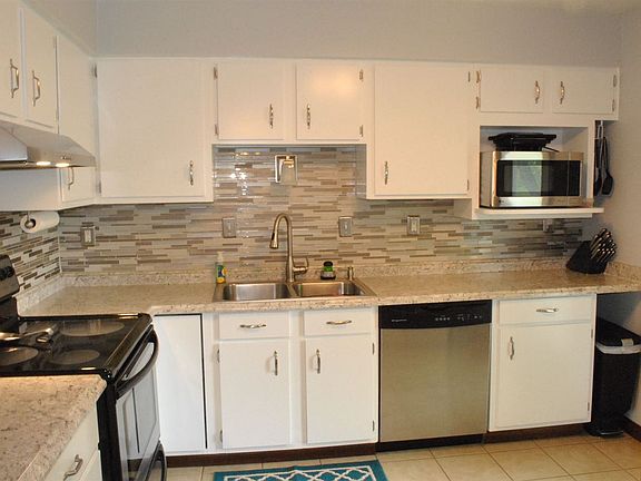 5th image of 132 Breckenridge Dr