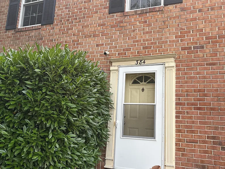 384 Logan Dr — Photo 9