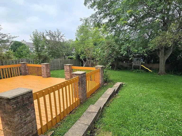 409 Fairfax Ln — Photo 24