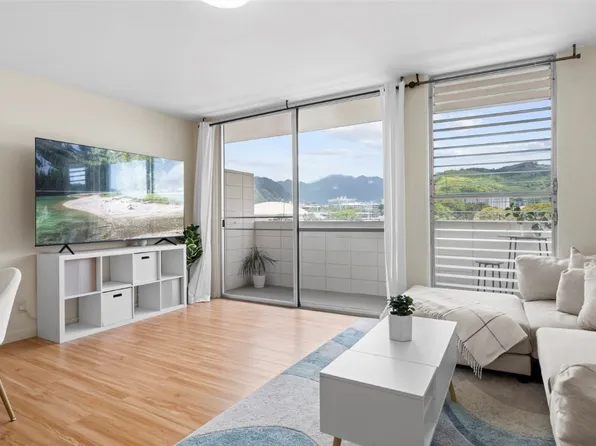 2760 Kahoaloha Ln #Ii16, Honolulu, HI 96826