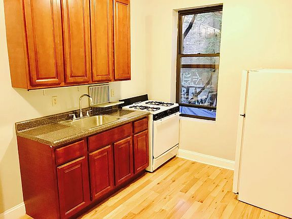 2nd image of 307 Eastern Pkwy APT 1G
