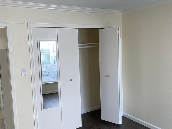 4th image of 1254 48th Ave APT 4