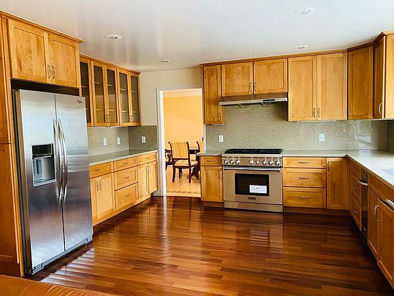 2nd image of 1691 Beach Park Blvd