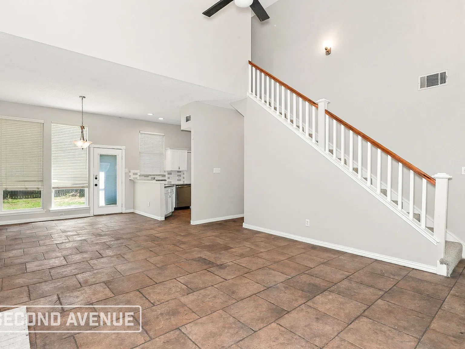 4 bed, 2.5 bath, 1928 sqft, $3,195 — Photo 3
