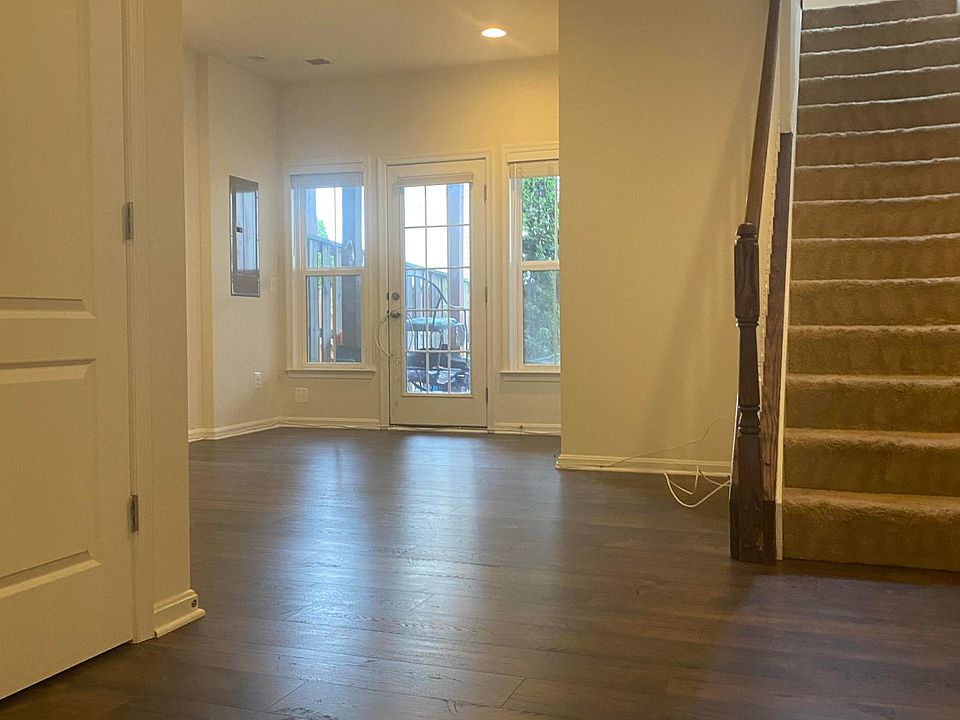2nd image of 43401 Rickenbacker Sq