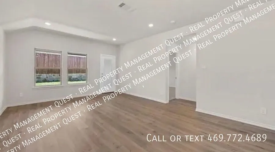 Coming soon! This home is currently not available for showings — Photo 2
