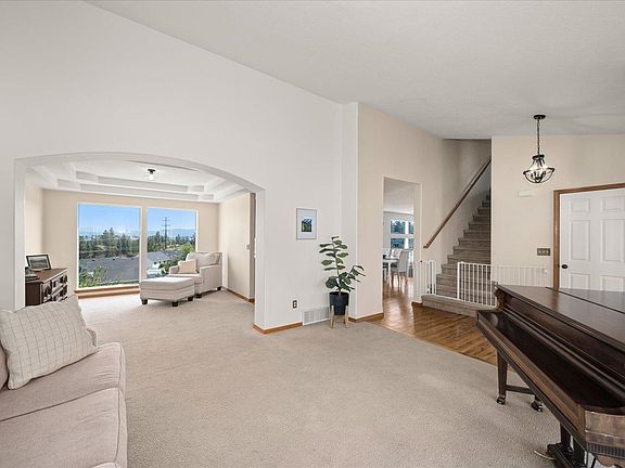 5th image of 6006 N Edgemont Ln