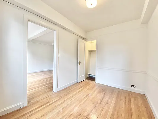 Rented by Bond New York | media 23