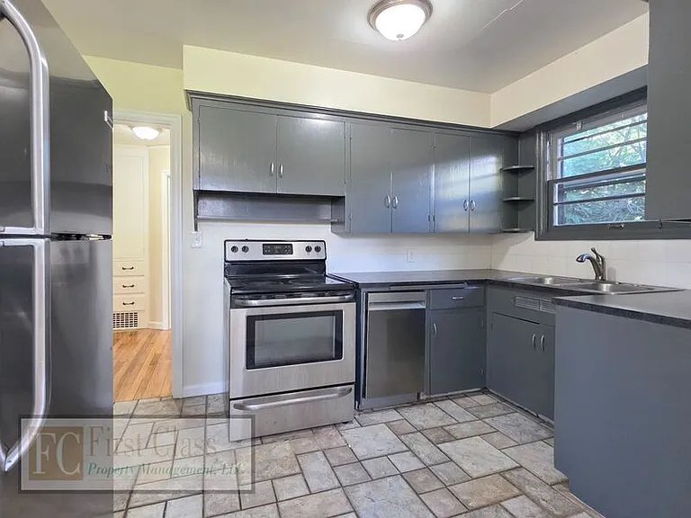 5725 N Montana Ave — Photo 6
