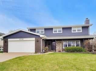 1028 S Beechwood Dr, Mount Prospect, IL 60056