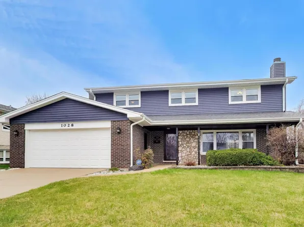 1028 S Beechwood Dr, Mount Prospect, IL 60056