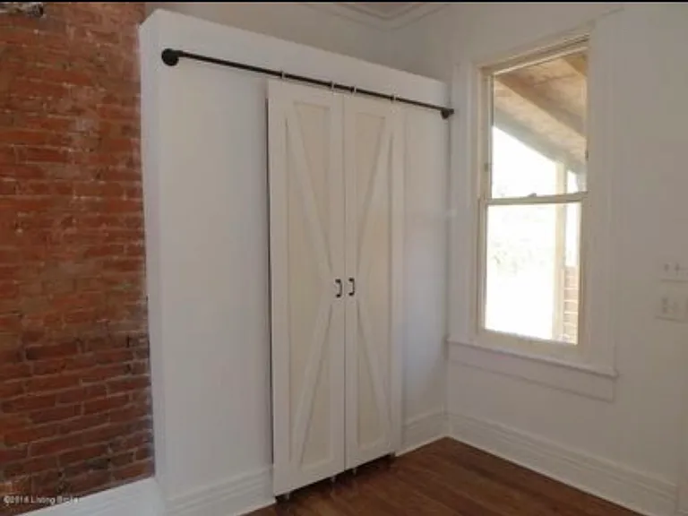 907 Lydia St — Photo 11