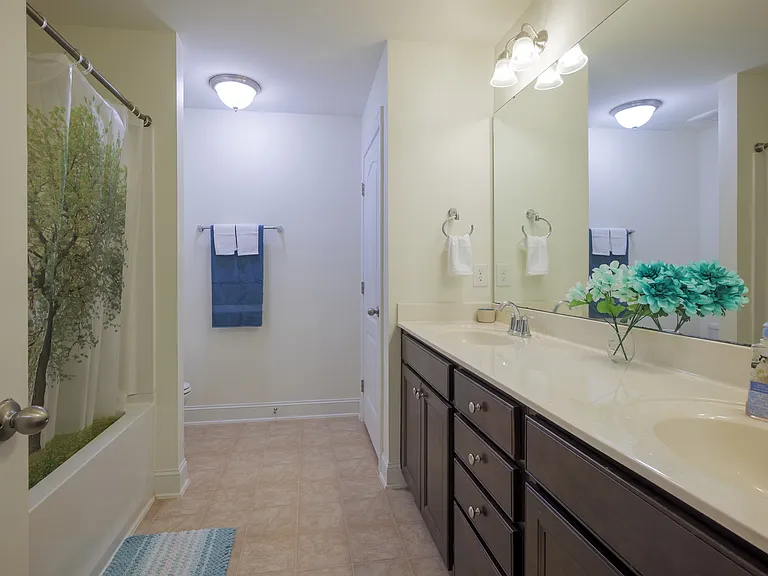 411 Alamosa Pl — Photo 37