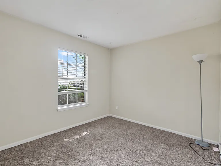 9287 Hickory St — Photo 5